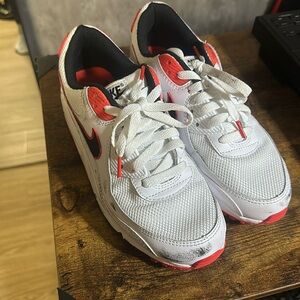 Nike air max shoes men’s size 9